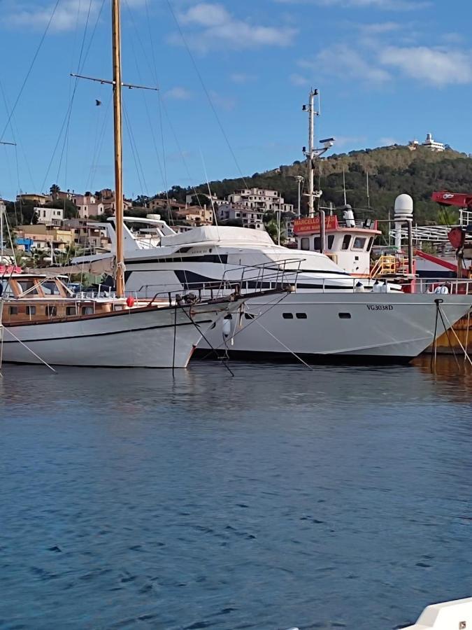 Boat & Breakfast Lucretia, Luxury Yacht Hotel Àrbatax Exterior foto