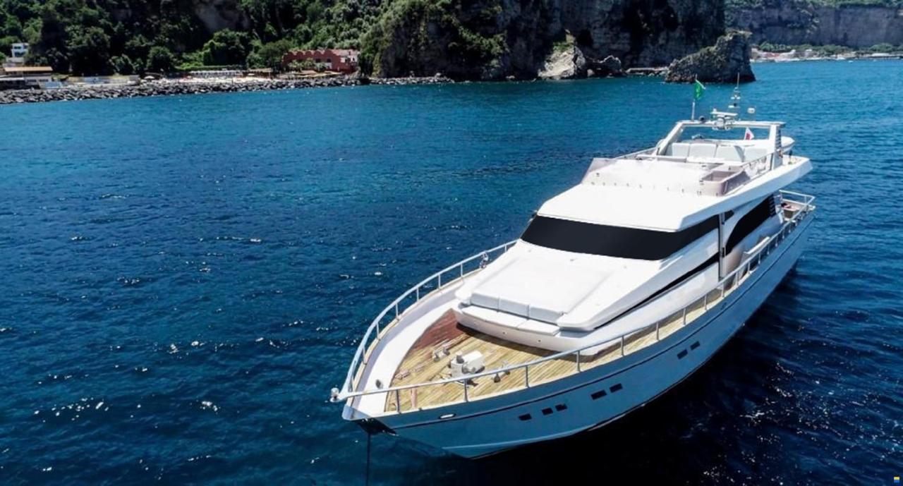 Boat & Breakfast Lucretia, Luxury Yacht Hotel Àrbatax Exterior foto